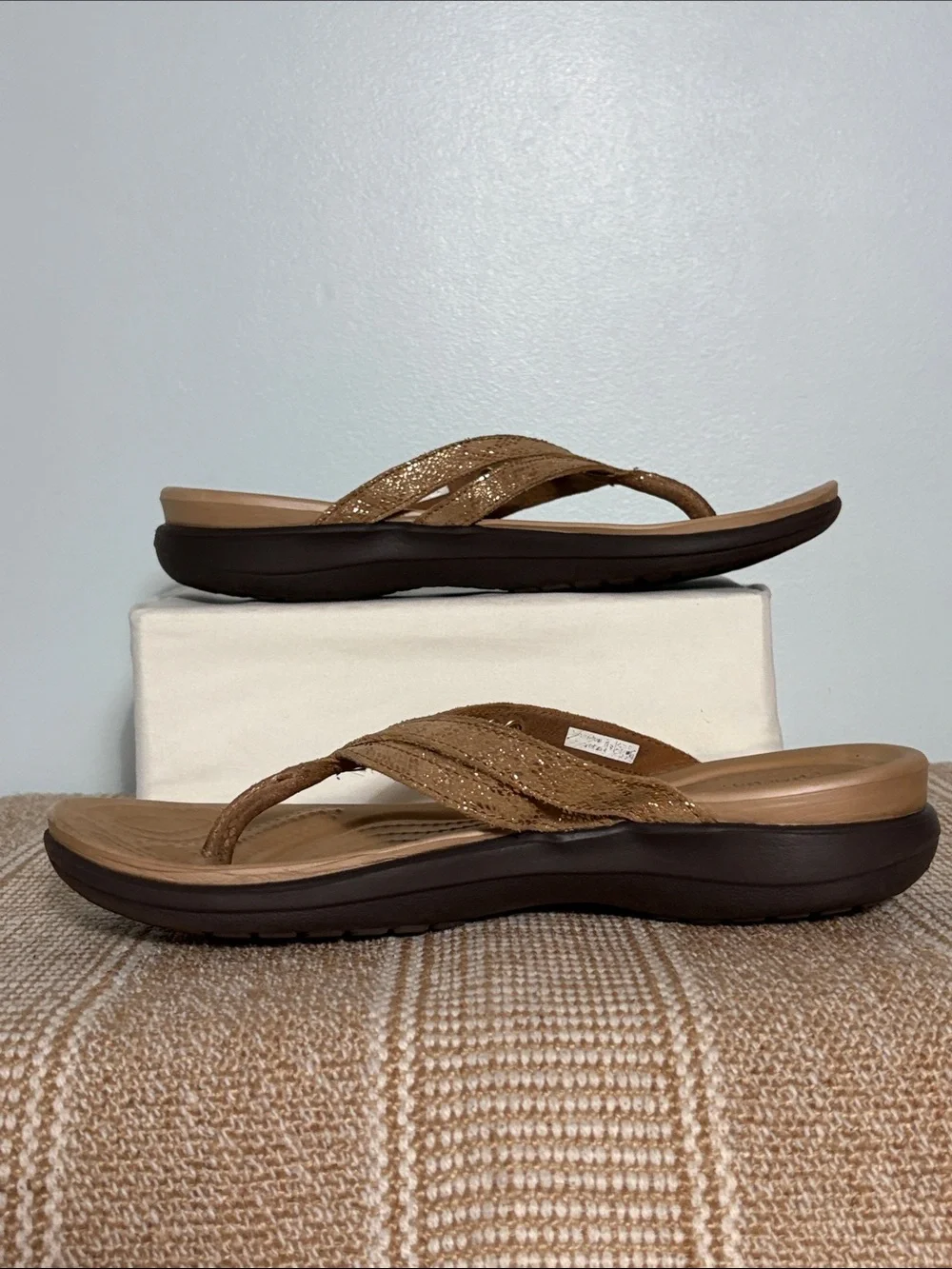 CROCS Women's Capri V Shimmer Flip Flops, Metallic Gold/Snakeskin Strap Design
